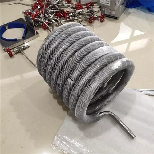 cuộn dây với vây ép đùn