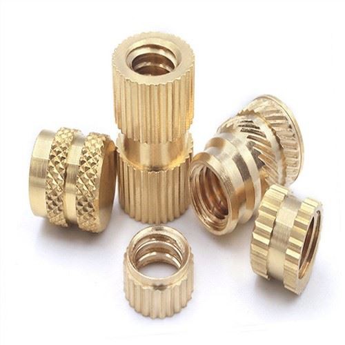 Đai ốc có ren bằng đồng thau