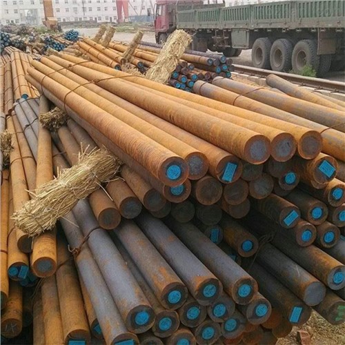 Thép tròn cán nóng có sẵn trong kho