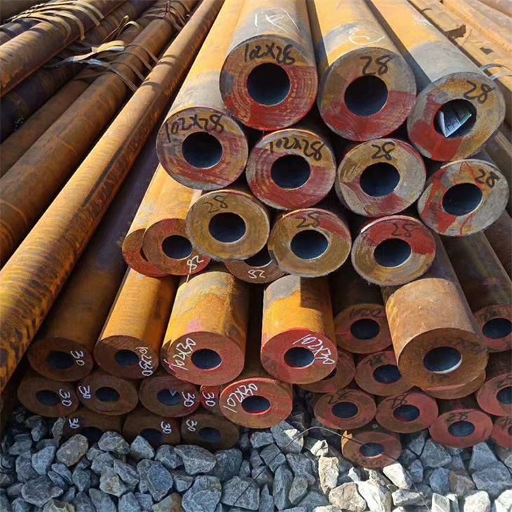 Đường ống liền mạch có tường nặng khổ lớn